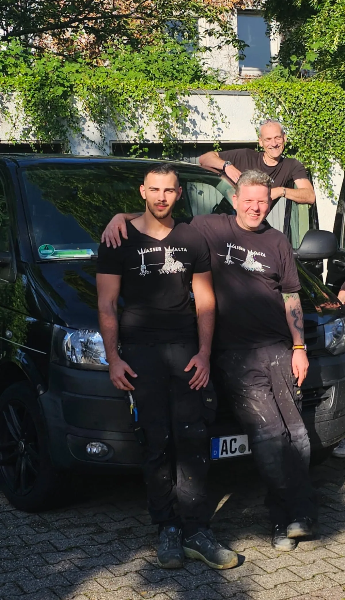Monteure von Wasser Walta vor Ort bei einem Auftrag in Aachen